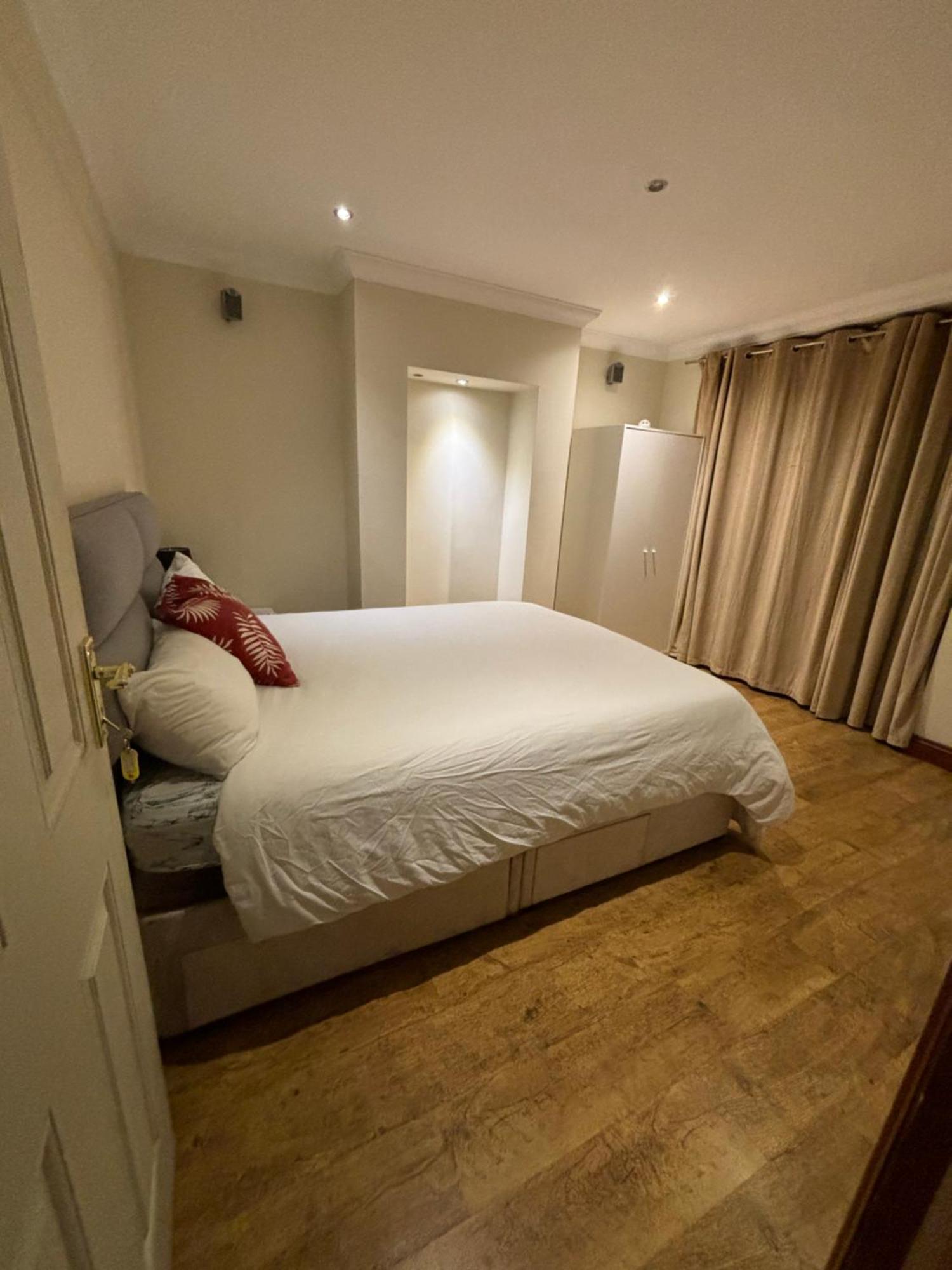 Shared House On Southmead Hotel Бристол Екстериор снимка